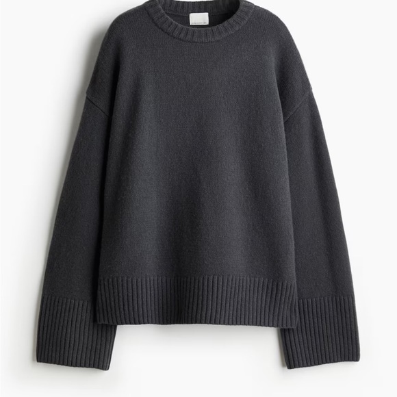 H&M oversize cashmere blend Dark Gray Crew Neck Sweater - Picture 1 of 2